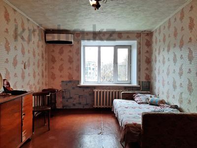 1-комнатная квартира, 32 м², 4/5 этаж, Ларина — Автопарк за 7.5 млн 〒 в Уральске