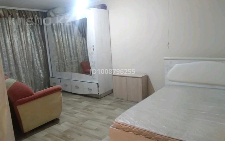 1-бөлмелі пәтер · 30 м² · 5/5 қабат, 66 квартал 8 — Селевина, бағасы: 10 млн ₸ в Семее — фото 2