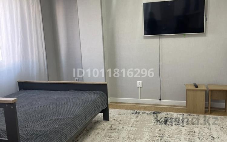 1-комнатная квартира · 35 м² · 3/9 этаж, Мкр. Нурсат-2 95 за 180 000 ₸ в Шымкенте, Каратауский р-н — фото 2