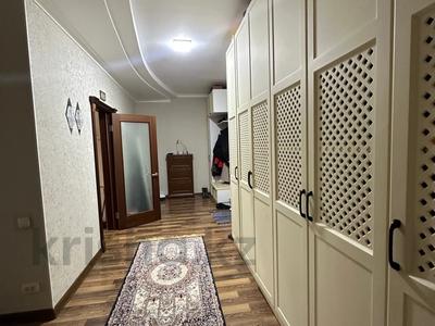 2-комнатная квартира · 90 м² · 2/5 этаж, Газиза Жубанова за 28.9 млн 〒 в Актобе