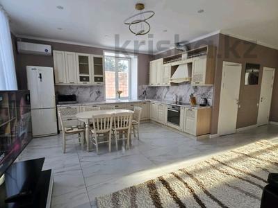 4-бөлмелі пәтер · 130 м² · 1/3 қабат, Ауэзова — Горпарк. Элитный дом.сдается впервые, бағасы: 450 000 〒 в Петропавловске