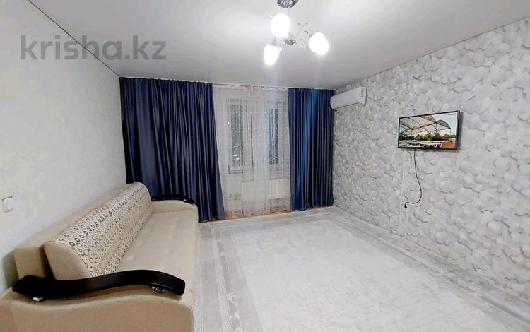 1-бөлмелі пәтер, 40 м², 9/9 қабат ай сайын, мкр Кунаева, бағасы: 100 000 〒 в Уральске, мкр Кунаева — фото 2