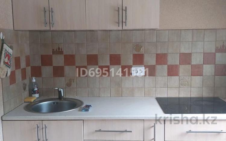 1-комнатная квартира · 31 м² · 2/5 этаж, мкр Новый Город, Орлова за 135 000 ₸ в Караганде, Казыбек би р-н — фото 2
