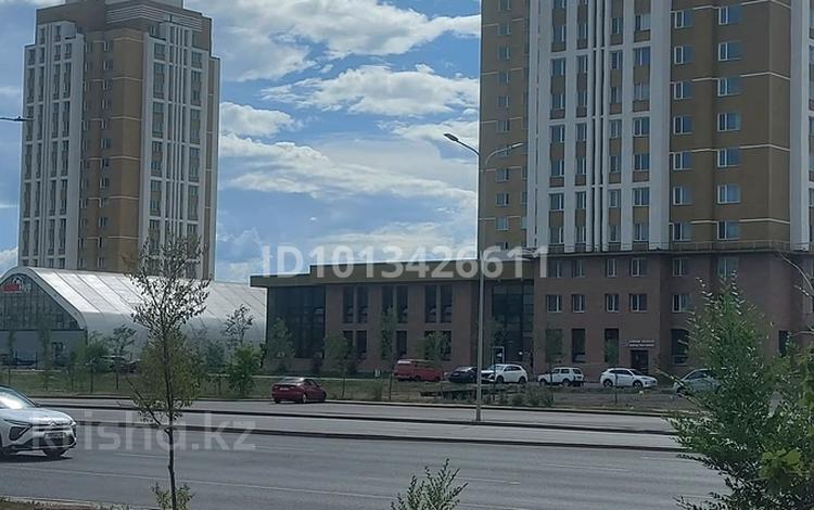 1-комнатная квартира · 36 м² · 2/17 этаж, Айтматова 39/2 за 200 000 ₸ в Астане, Нура р-н — фото 2