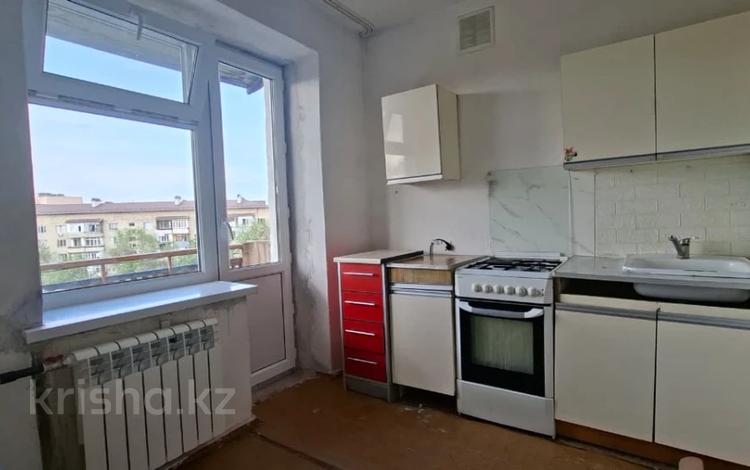 2-бөлмелі пәтер · 43 м² · 4/5 қабат, Жастар 2, бағасы: 100 000 ₸ в Талдыкоргане, мкр Жастар — фото 2
