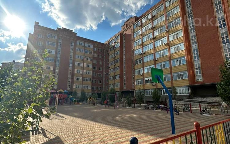 1-комнатная квартира, 56 м², 2/8 этаж, мкр. Алтын орда, Санкибай батыра за 22 млн 〒 в Актобе, мкр. Алтын орда — фото 2