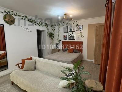 2-комнатная квартира · 38 м² · 2/2 этаж, мкр Алмагуль, переулок Дружбы за 28.5 млн ₸ в Алматы, Бостандыкский р-н
