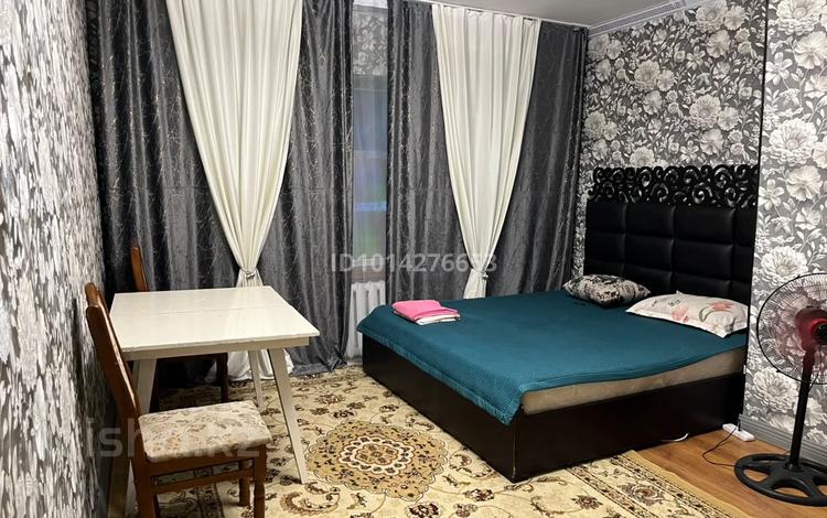 2-комнатная квартира · 60 м² · 2/5 этаж, Есенова 3 — Рядом Зелёный базар за 15 000 ₸ в Алматы — фото 2