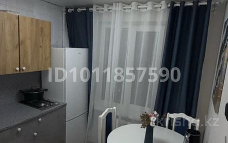 1-бөлмелі пәтер · 35 м² · 2/5 қабат, Гагарина 33, бағасы: 2 500 ₸ в Алматы, Алмалинский р-н — фото 2