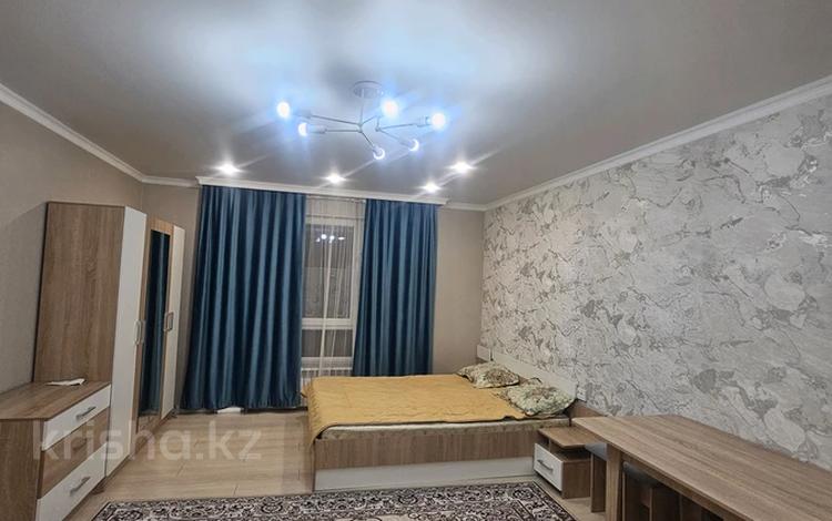 1-комнатная квартира · 30 м² · 6/9 этаж, мкр Аккент 90 — Райымбек-Яссауи за 200 000 ₸ в Алматы, Алатауский р-н — фото 2