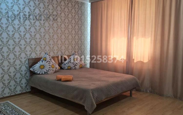 1-комнатная квартира · 50 м² · 1/5 этаж, мкр Жана Орда 10/1 — Байтерек, 7 мкрн, рядом стоматология Газизова за 2 000 ₸ в Уральске — фото 2