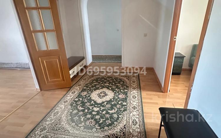 4-комнатная квартира, 90 м², 4/5 этаж помесячно, мкр Центральный, Сырым датова 15