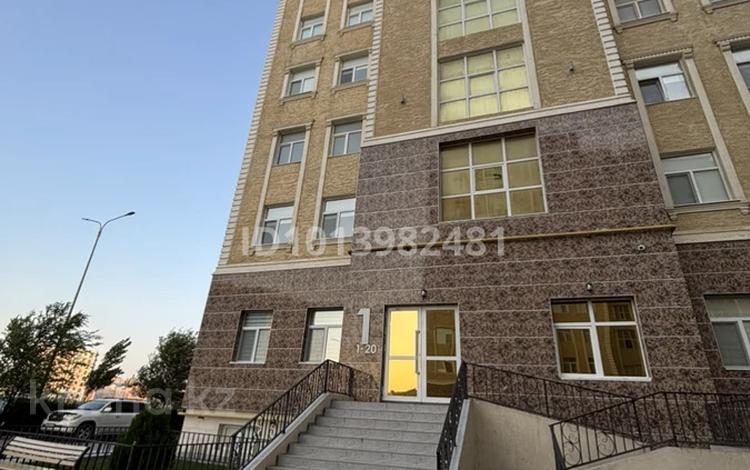 3-бөлмелі пәтер · 142 м² · 1/10 қабат, Микрорайон 18а 5, бағасы: 70 млн ₸ в Актау — фото 2