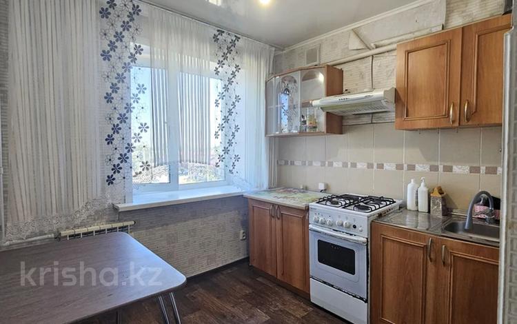 2-бөлмелі пәтер · 44 м² · 2/5 қабат, 21-шағынаудан, Пришахтинск, 21й микрорайон 4 — Возле Налоговой, Автостанция 21 микрорайон, бағасы: 11 млн ₸ в Караганде, Алихана Бокейханова р-н — фото 2