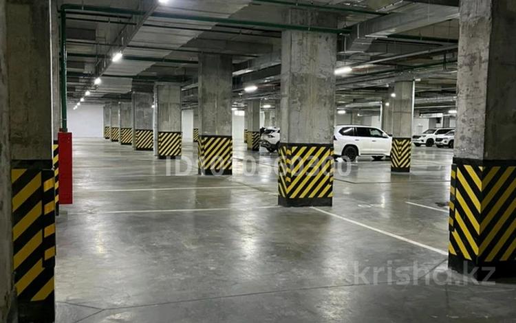 Паркинг · 14 м² · Кабанбай батыр 63 — Находится возле мечети Хазрет Султан за 3 млн ₸ в Астане, Нура р-н — фото 2