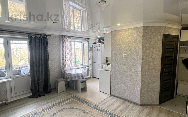 2-комнатная квартира · 37.5 м² · 5/5 этаж, Энергетиков 46Б за 9.8 млн ₸ в Экибастузе — фото 2