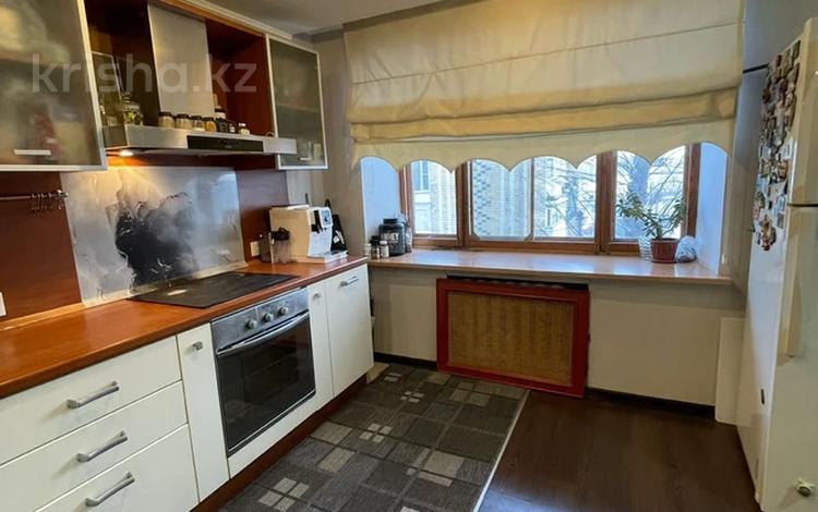 4-комнатная квартира · 107 м² · 3/5 этаж, Нуркен Абдирова — Мустафина, Бакинская за 34 млн ₸ в Караганде, Казыбек би р-н — фото 2