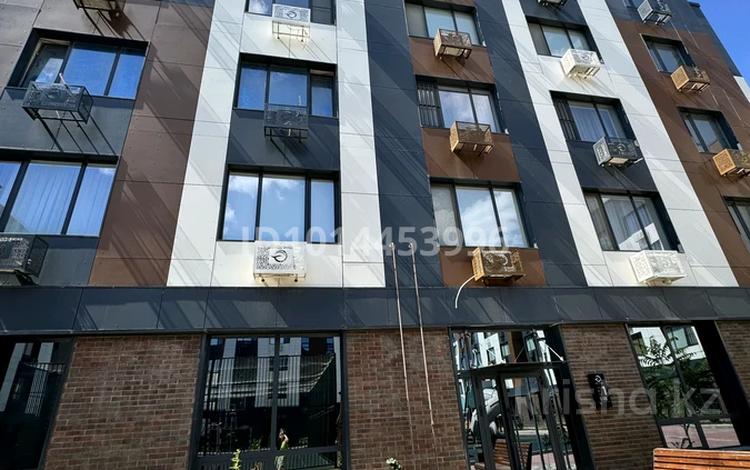 2-комнатная квартира · 75 м² · 4/5 этаж, мкр Нурсая, Абулхайр-хана 40/3 за 400 000 ₸ в Атырау — фото 2