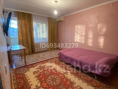 1-бөлмелі пәтер, 50 м², 2/5 қабат, 28А мкр 10 — Рядом с 23 школой, бағасы: 7.6 млн 〒 в Актау, 28А мкр