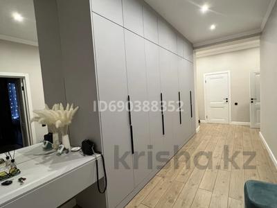 2-комнатная квартира, 90 м², 1/3 этаж, мкр Жана Орда, Туякберды Шамелова 84/1 — Евразийская за 40 млн 〒 в Уральске, мкр Жана Орда