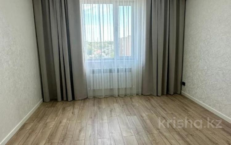 2-бөлмелі пәтер · 71 м² · 6/9 қабат, Алии Молдагуловой, бағасы: 39 млн ₸ в Уральске — фото 2