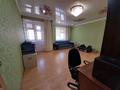3-комнатная квартира, 106 м², Молдагулова за 40 млн 〒 в Уральске — фото 8