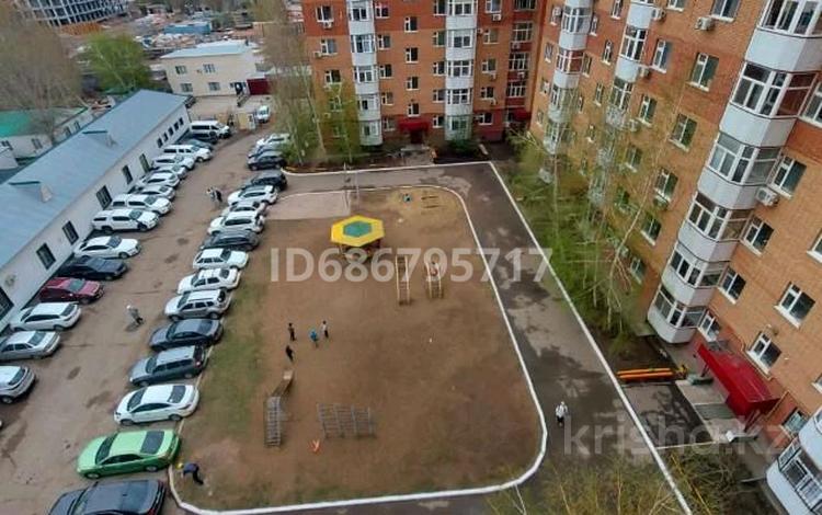 3-комнатная квартира, 106 м², Молдагулова за 40 млн 〒 в Уральске — фото 10