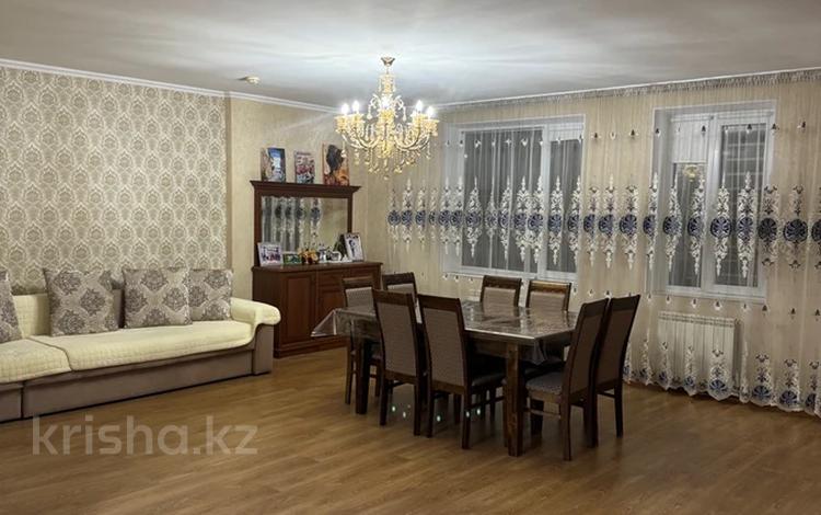 3-бөлмелі пәтер · 122.8 м² · 8/10 қабат, Абая 63 — Уалиханова-Абая, бағасы: 60 млн ₸ в Астане, р-н Байконур — фото 2