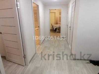 3-комнатная квартира, 72 м², 4/5 этаж, мкр Лесхоз, Курмангазы 10 — Рынок коктем за 26 млн 〒 в Атырау, мкр Лесхоз