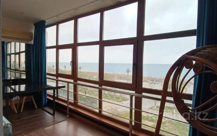 3-бөлмелі пәтер · 70 м² · 4/5 қабат, 14-й мкр 22, бағасы: 23.5 млн ₸ в Актау — фото 2