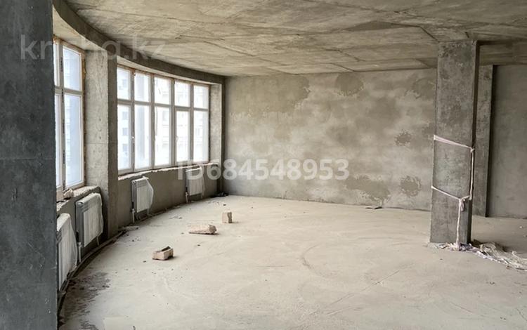 5-бөлмелі пәтер · 176 м² · 4/10 қабат, 32Б мкр 3, бағасы: 40 млн ₸ в Актау — фото 2