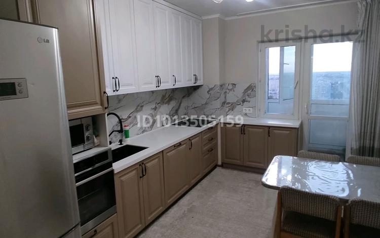 3-комнатная квартира · 92 м² · 23/25 этаж, Богенбай 30 за 350 000 ₸ в Астане — фото 2