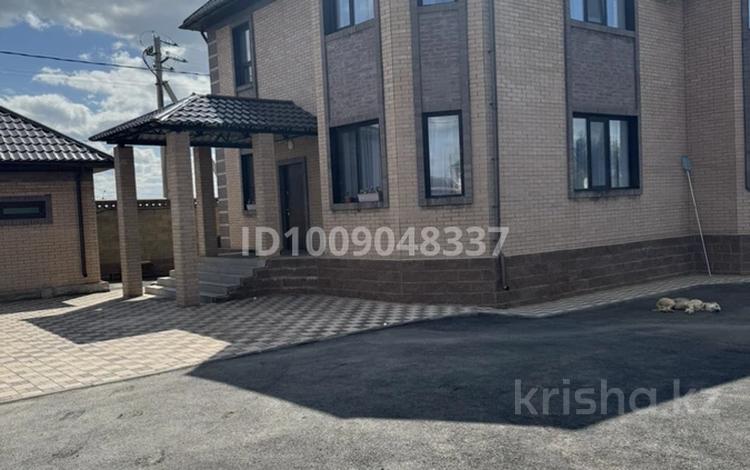 Отдельный дом · 6 комнат · 240 м² · 10 сот., Сабита Муканова 52 — Акмола за 1.2 млн 〒 в Косшы — фото 2