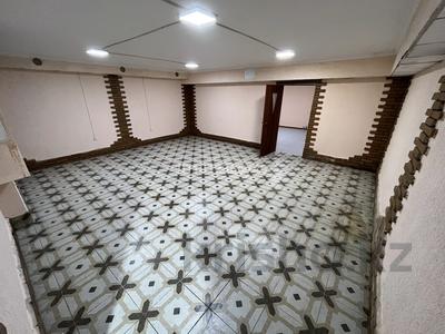 Свободное назначение, офисы, магазины и бутики, склады, салоны красоты, фитнес и спорт, медцентры и аптеки, образование, развлечения, конференц-залы, кабинеты и рабочие места, студии · 189 м² за 400 000 〒 в Алматы, Жетысуский р-н