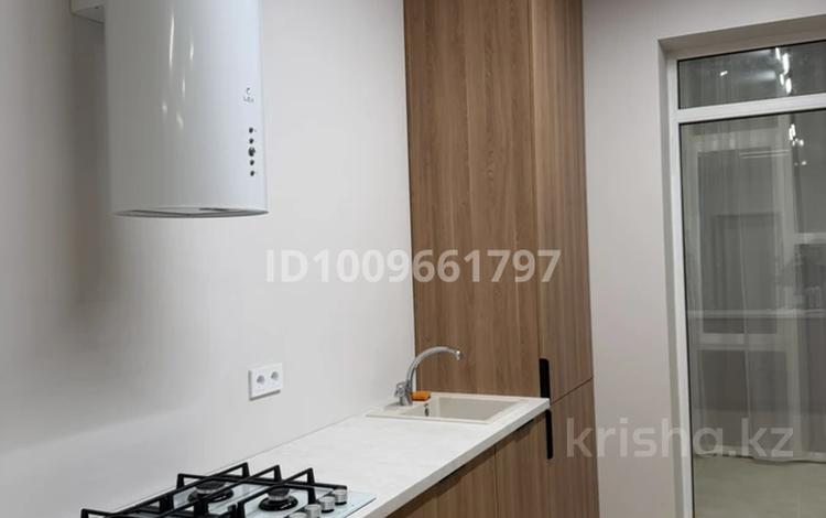2-бөлмелі пәтер · 69 м² · 4/4 қабат, Железнодорожная 125/4 — ЦОН, бағасы: 35 млн ₸ в Аксае — фото 3