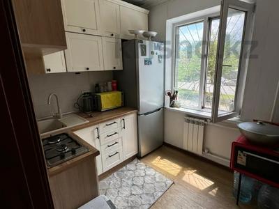 3-комнатная квартира · 60 м² · 2/5 этаж, мкр Сайран за 38 млн ₸ в Алматы, Ауэзовский р-н