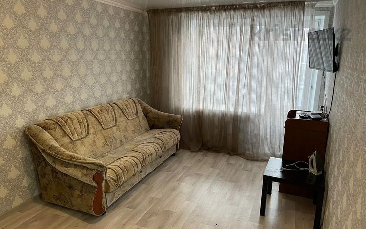 1-комнатная квартира, 33 м², 3/5 этаж, Абая 86 за 12.8 млн 〒 в Петропавловске — фото 2