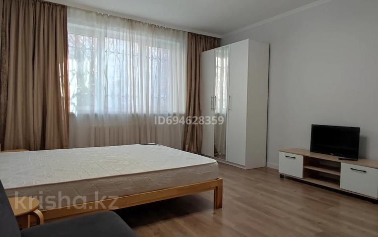1-комнатная квартира · 50 м² · 1/5 этаж, мкр Думан-2 17 за 220 000 ₸ в Алматы, Медеуский р-н — фото 21