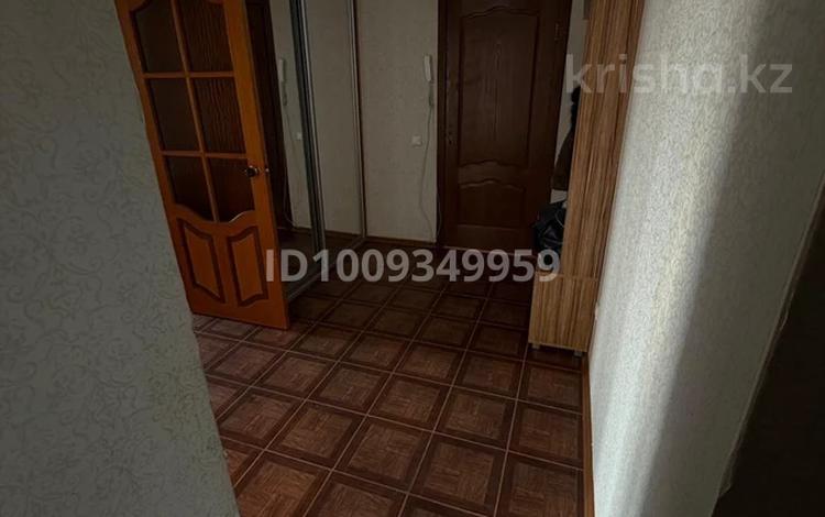 2-комнатная квартира · 55 м² · 2/5 этаж, мкр Центральный — Остановка Центральный за 160 000 ₸ в Атырау — фото 5