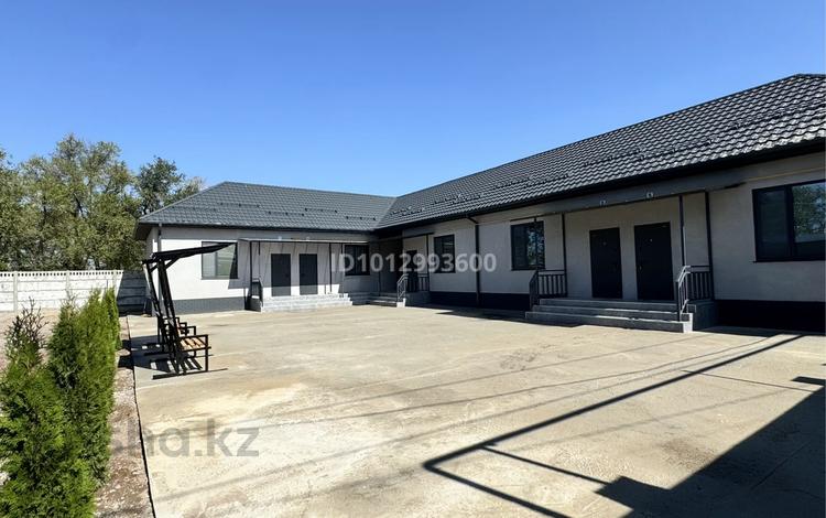 2-комнатная квартира · 45 м², мкр Мадениет за 200 000 ₸ в Алматы, Алатауский р-н — фото 2