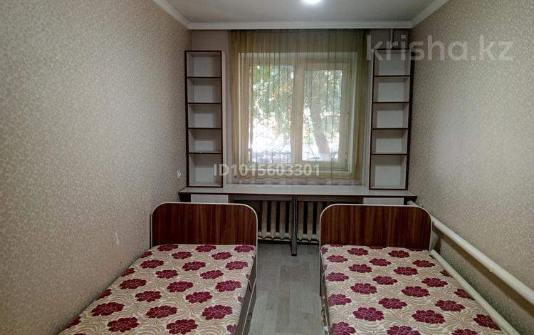 2-комнатная квартира · 43 м² · 1/5 этаж, мкр Акбулак — Рядом 36 школа, парк победы, несколько садиков, базарчик, остановка об за 120 000 ₸ в Таразе — фото 2