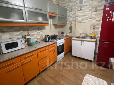 2-комнатная квартира · 62 м² · 1/5 этаж, Камбар Батыр 8/1 за 18.5 млн 〒 в Уральске