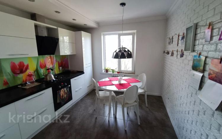 2-бөлмелі пәтер · 60 м² · 5/5 қабат, Жандосова 33 — Розыбакиева, бағасы: 300 000 ₸ в Алматы, Бостандыкский р-н — фото 2