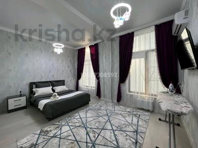 2-комнатная квартира, 60 м², 2/3 этаж посуточно, 160 квартал — Дендропарк за 13 000 〒 в Туркестане