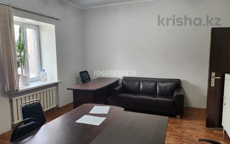 Офисы · 24 м² за 132 000 〒 в Караганде, Казыбек би р-н — фото 14