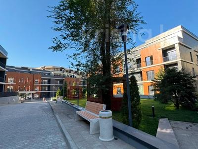 4-бөлмелі пәтер · 300 м² · 3/3 қабат, Кажымукана 109, бағасы: 258 млн ₸ в Алматы, Медеуский р-н
