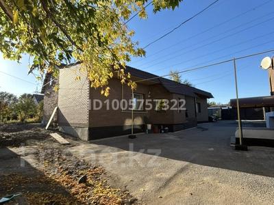 Отдельный дом · 9 комнат · 342 м² · 9 сот., мкр Михайловка , Бадина 141 за 76 млн 〒 в Караганде, Казыбек би р-н