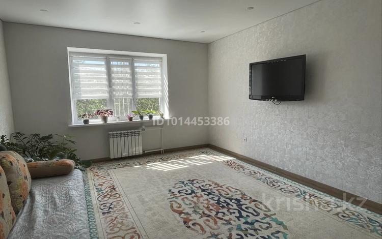 2-бөлмелі пәтер · 75 м² · 4/9 қабат, Ружейникова 14, бағасы: 33 млн ₸ в Уральске — фото 2