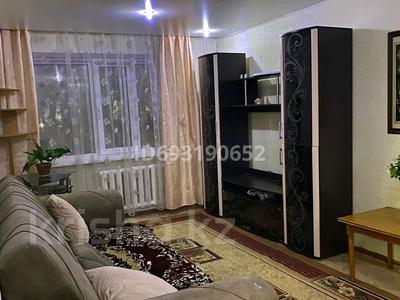 2-комнатная квартира, 44 м², 1/5 этаж помесячно, мкр Юго-Восток, Республики 6 — Муканова за 150 000 〒 в Караганде, Казыбек би р-н