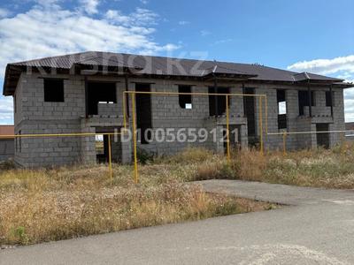 Жеке үй · 18 бөлме · 720 м² · 11 жүзд., Астана 12 — Астана мен Алматы көшелерінің қиылысында, бағасы: 69.9 млн ₸ в Косшы
